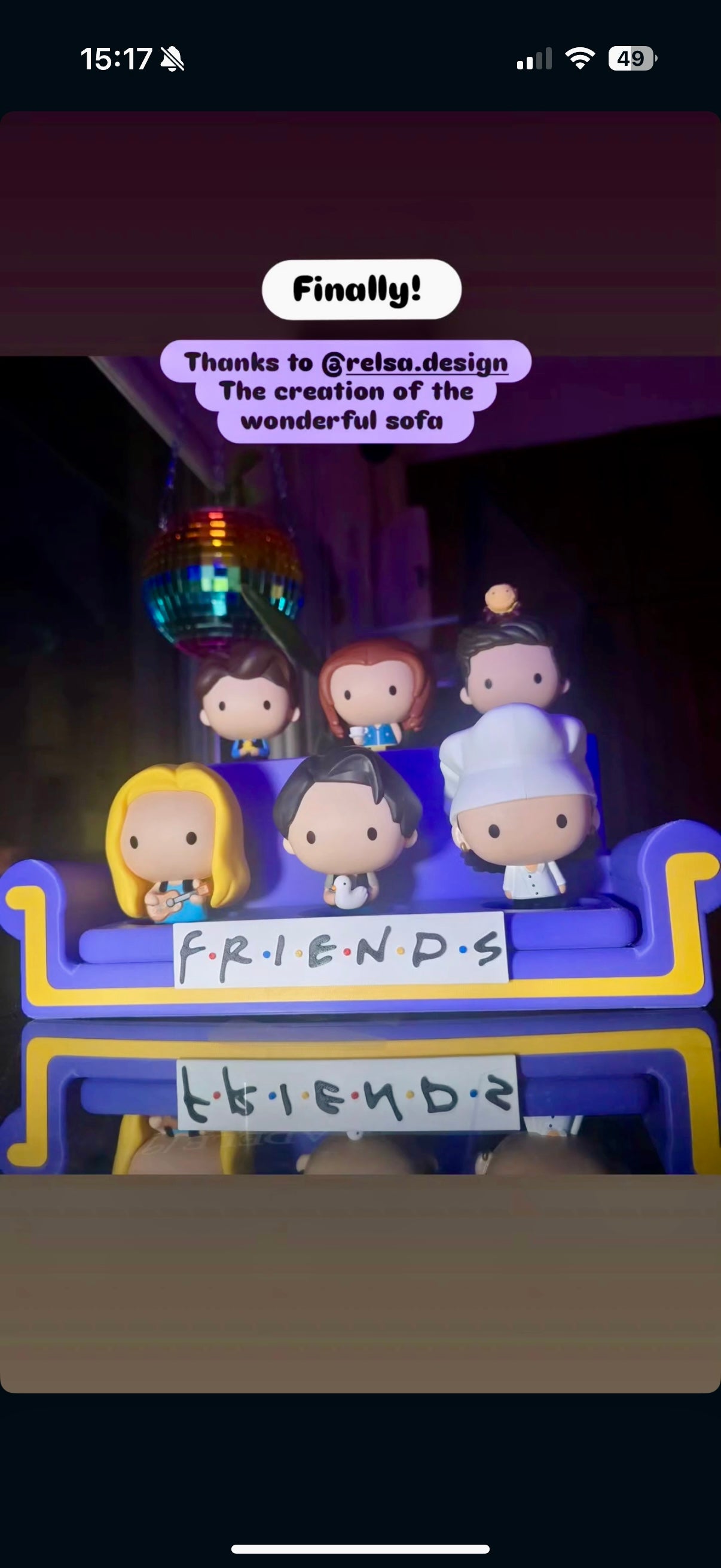 Couch stand for the Friends Happy Meal figurine series