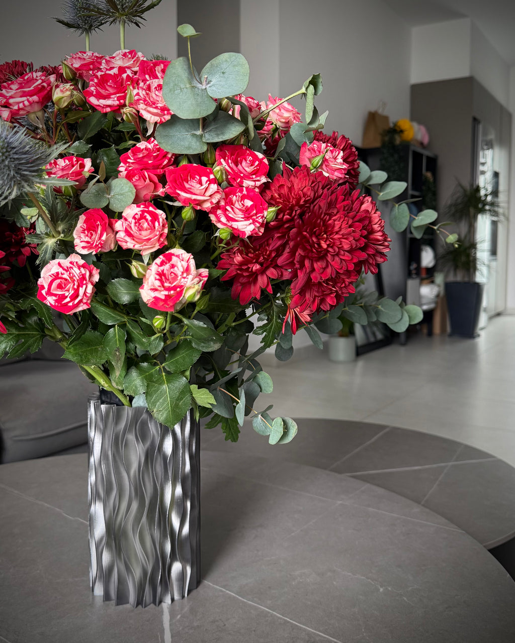 Wavy Vase (Dark Limited Edition)